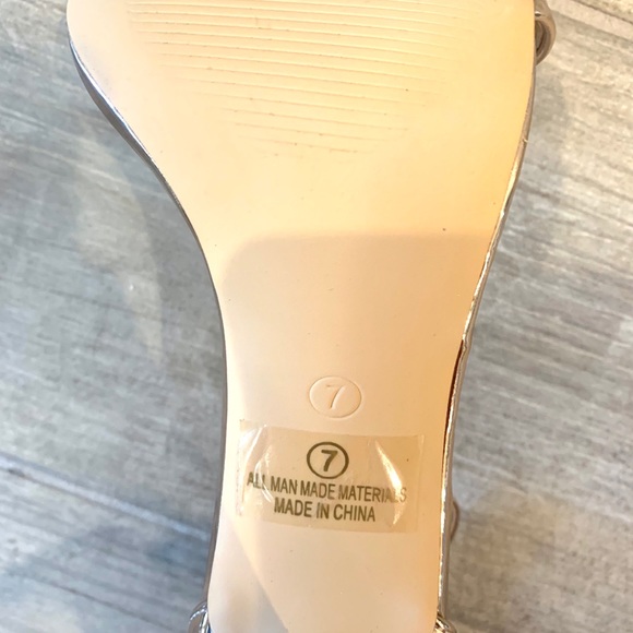 Gold Heels - Picture 3 of 12